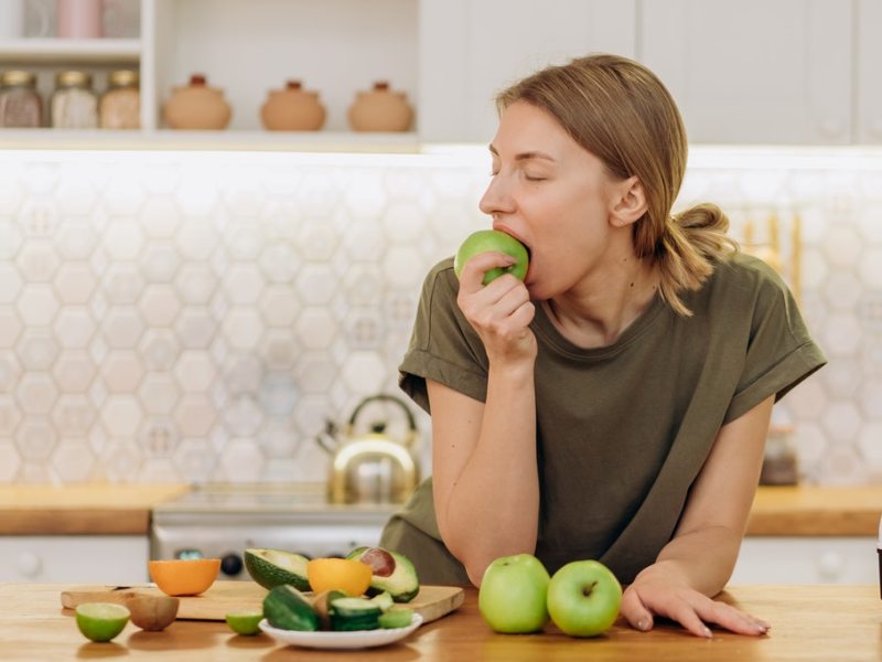 Conscious Eating for Women: 5 Powerful Benefits for Your Life